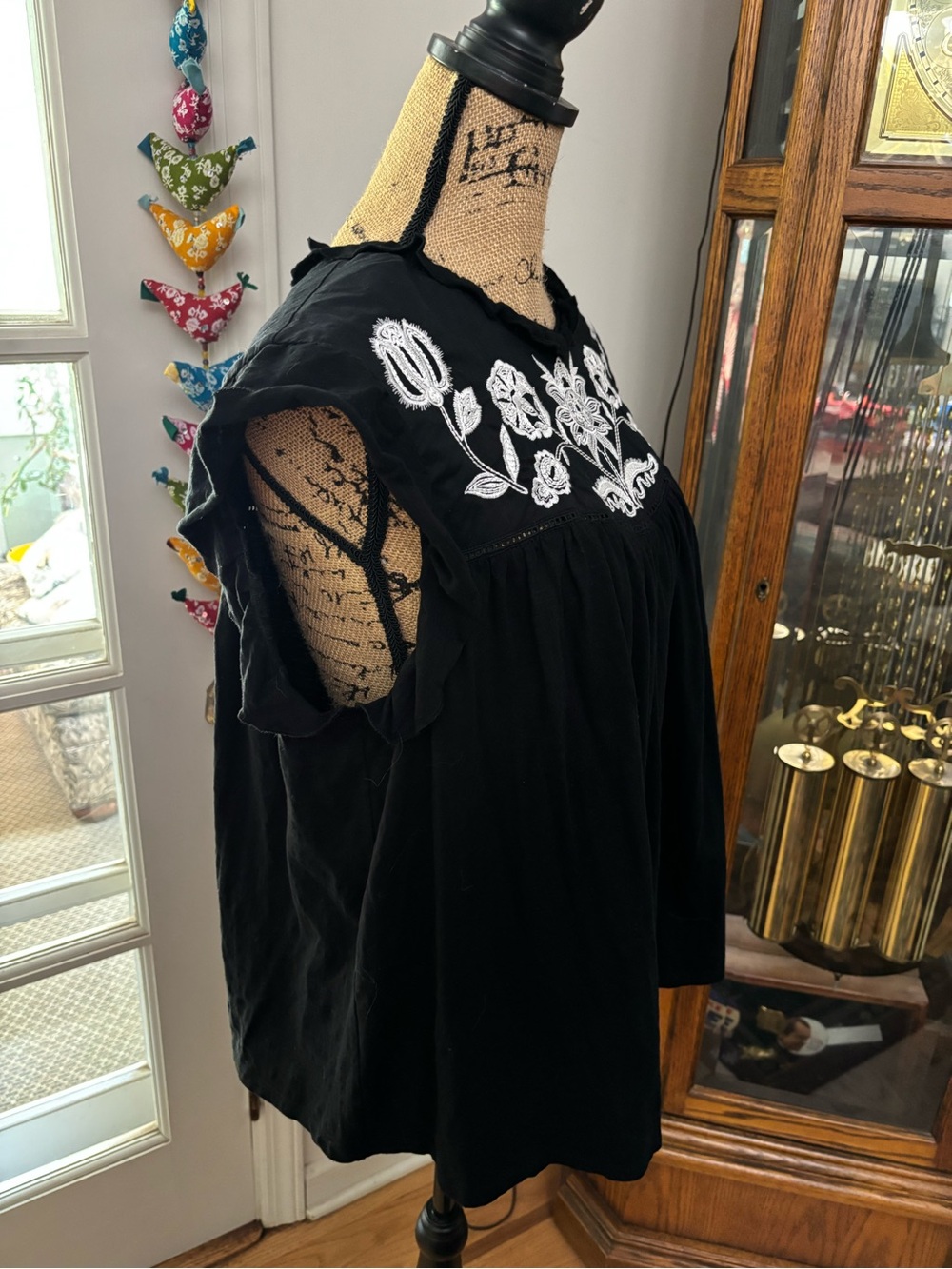 Knox Rose Black Short Sleeve Peasant Top with White Floral Embroidery size XXL - Picture 4 of 7